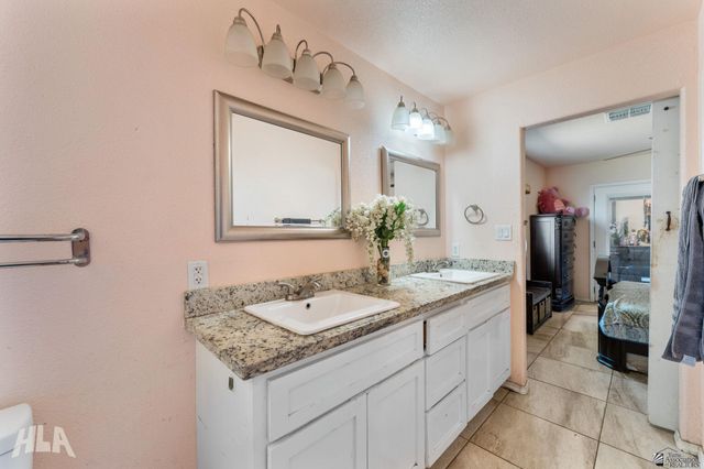 2158 S 46 Dr, Yuma, AZ 85364