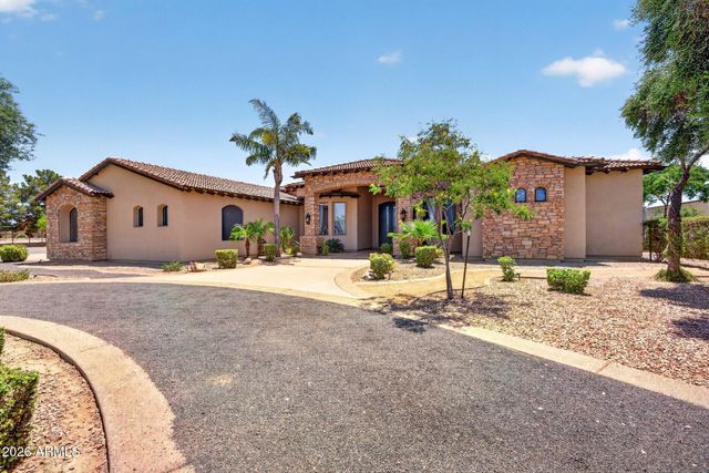 383 W RED FERN Road, San Tan Valley, AZ 85140