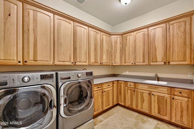 383 W RED FERN Road, San Tan Valley, AZ 85140