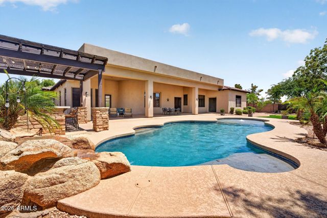 383 W RED FERN Road, San Tan Valley, AZ 85140