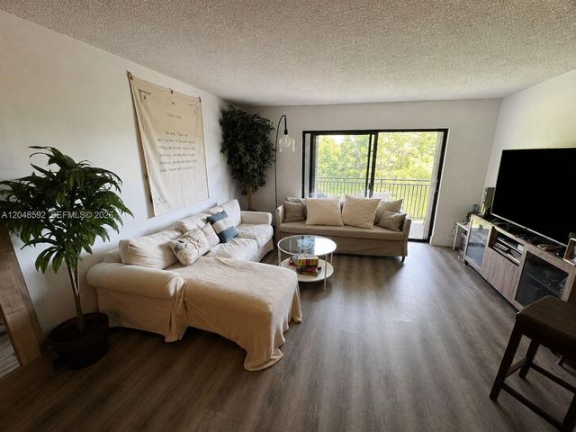 16171 Blatt Blvd 412, Weston, FL 33326