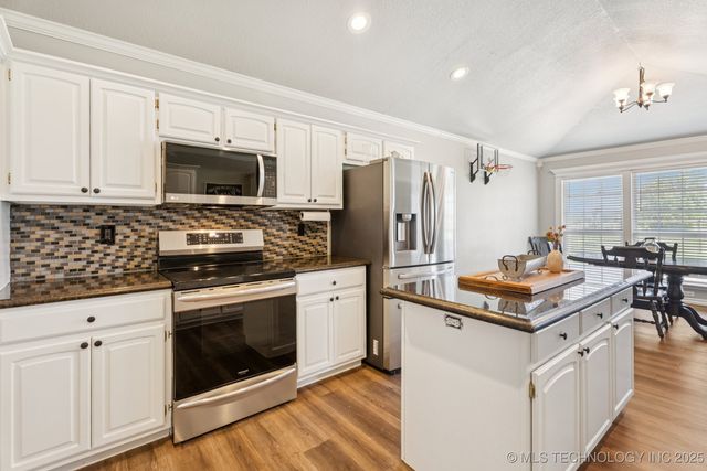 7051 E 150 Street N, Collinsville, OK 74021