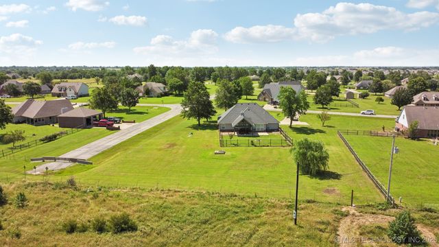 7051 E 150 Street N, Collinsville, OK 74021