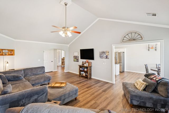 7051 E 150 Street N, Collinsville, OK 74021