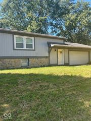 8605 Spring Valley Lane, Indianapolis, IN 46231