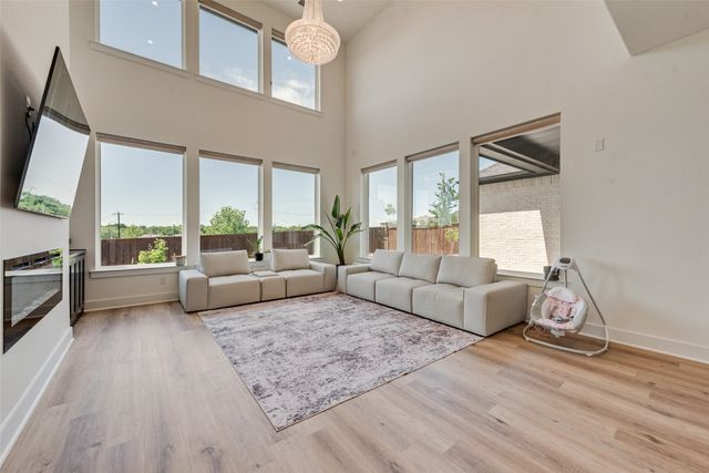 2905 Calvin Road, Mckinney, TX 75071