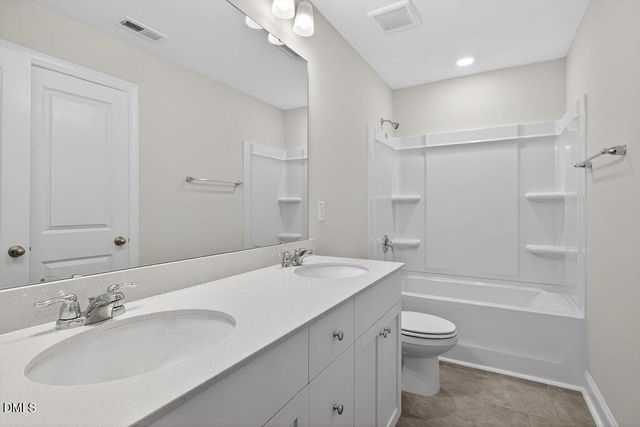 586 Barrington Row Avenue, Zebulon, NC 27597