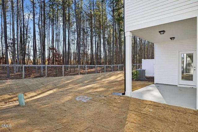 586 Barrington Row Avenue, Zebulon, NC 27597