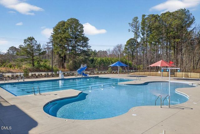 586 Barrington Row Avenue, Zebulon, NC 27597