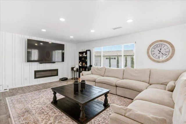 10002 Stanley Ct, Santee, CA 92071