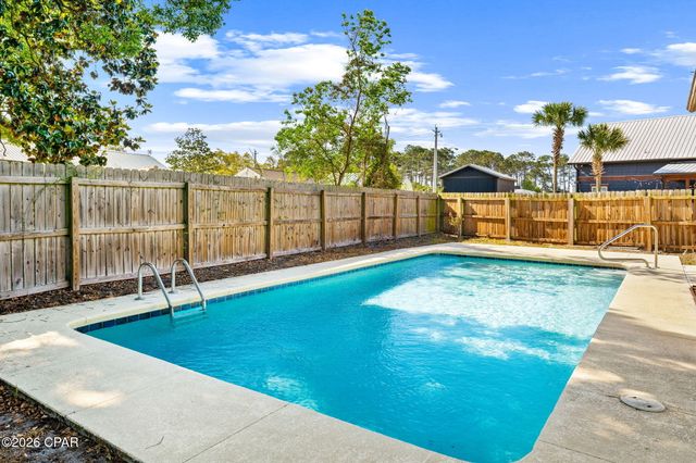 902 Laurel Oak Lane, Panama City, FL 32408