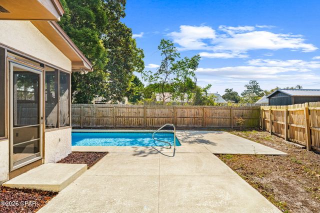 902 Laurel Oak Lane, Panama City, FL 32408