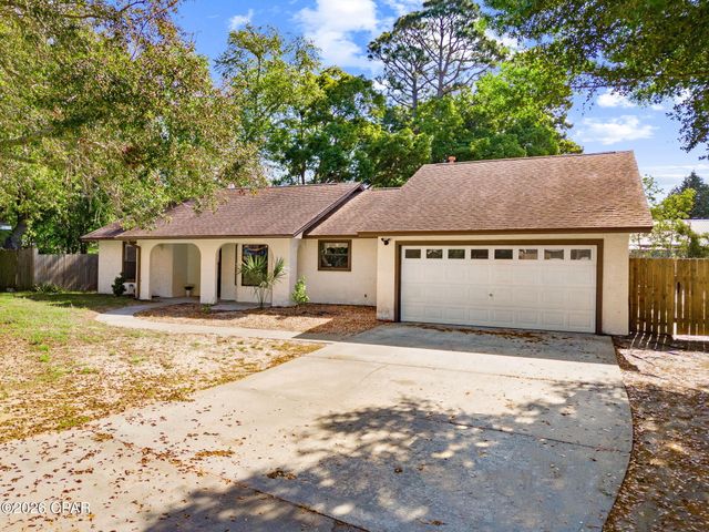 902 Laurel Oak Lane, Panama City, FL 32408