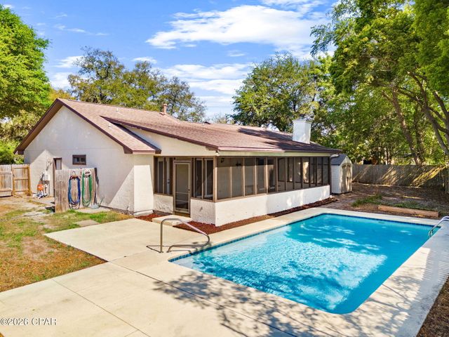 902 Laurel Oak Lane, Panama City, FL 32408