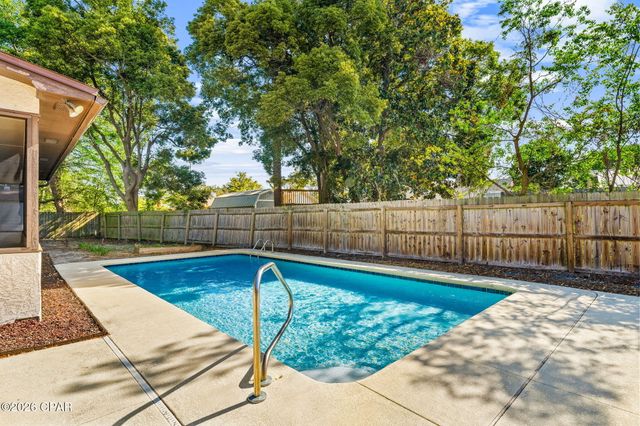902 Laurel Oak Lane, Panama City, FL 32408