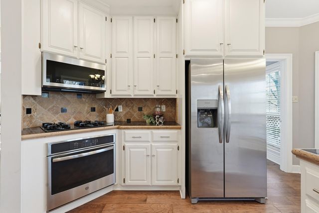 56 Valley Estates Court, Little Rock, AR 72212