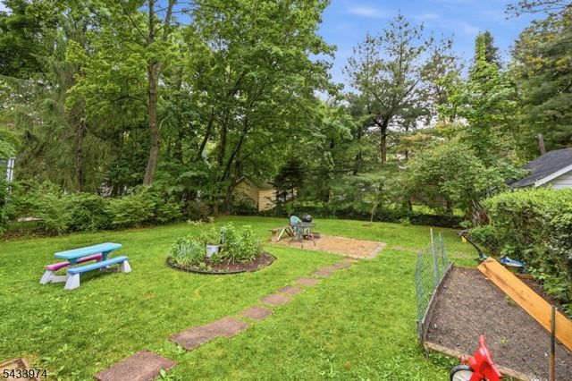 10 Bodnar St, Bernardsville Boro, NJ 07924