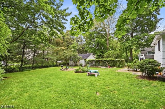 10 Bodnar St, Bernardsville Boro, NJ 07924