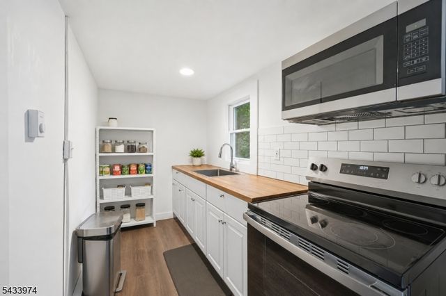 10 Bodnar St, Bernardsville Boro, NJ 07924