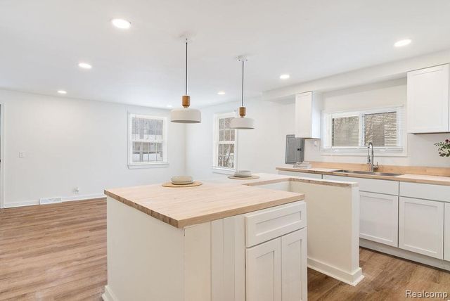 1442 Mintola Avenue, Flint, MI 48532