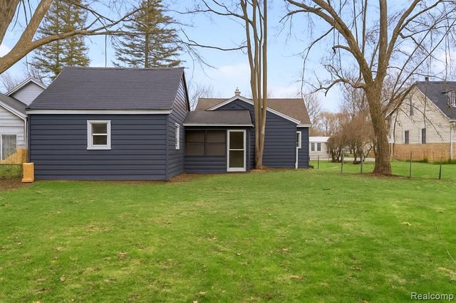 1442 Mintola Avenue, Flint, MI 48532