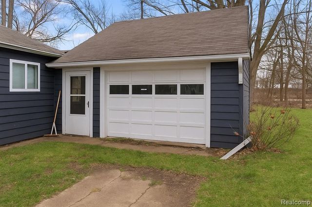 1442 Mintola Avenue, Flint, MI 48532