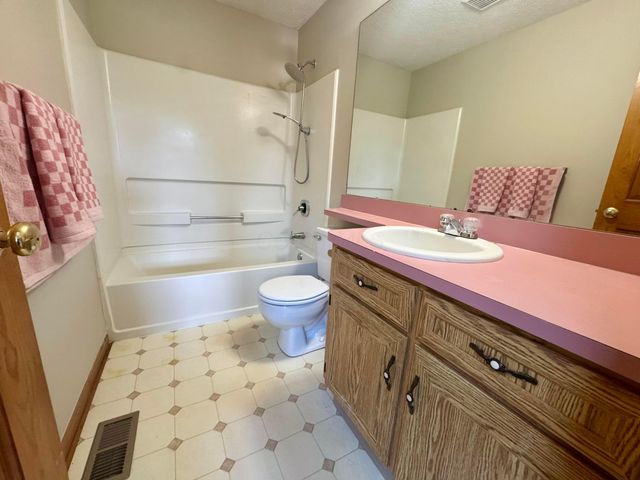5275 Harlem Road, Galena, OH 43021