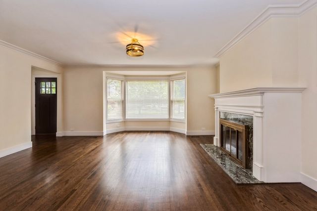 5938 N Sacramento Avenue, Chicago, IL 60659