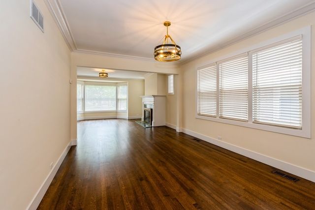 5938 N Sacramento Avenue, Chicago, IL 60659