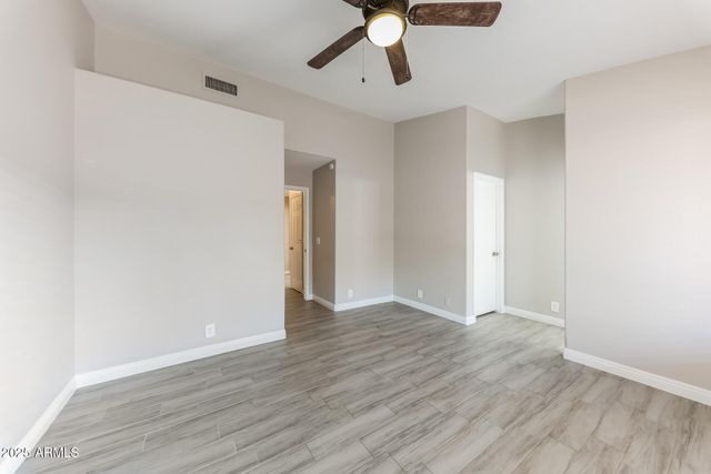 8833 W MONTE VISTA Road, Phoenix, AZ 85037