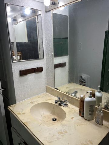7634 South Hall Street, Houston, TX 77028