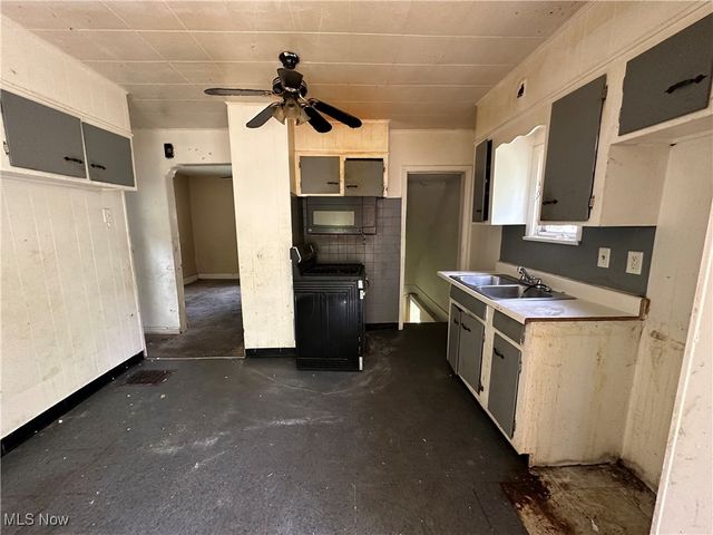 13302 Durkee Avenue, Cleveland, OH 44105