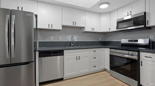 155 White Pine Dr, Vallejo, CA 94591