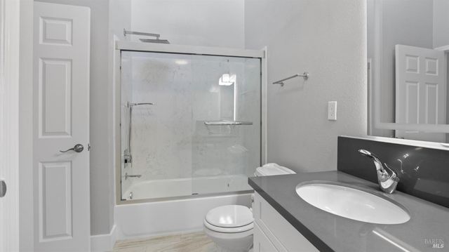 155 White Pine Dr, Vallejo, CA 94591