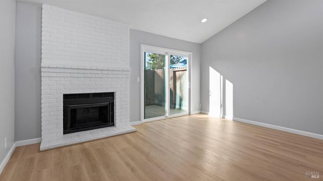 155 White Pine Dr, Vallejo, CA 94591