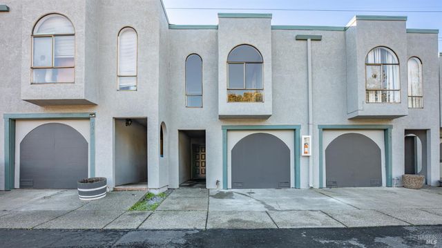 155 White Pine Dr, Vallejo, CA 94591