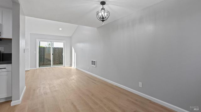 155 White Pine Dr, Vallejo, CA 94591