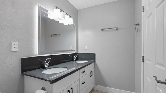 155 White Pine Dr, Vallejo, CA 94591