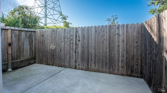 155 White Pine Dr, Vallejo, CA 94591