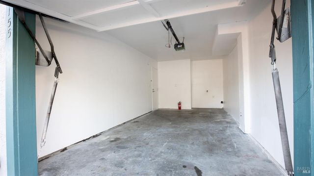 155 White Pine Dr, Vallejo, CA 94591