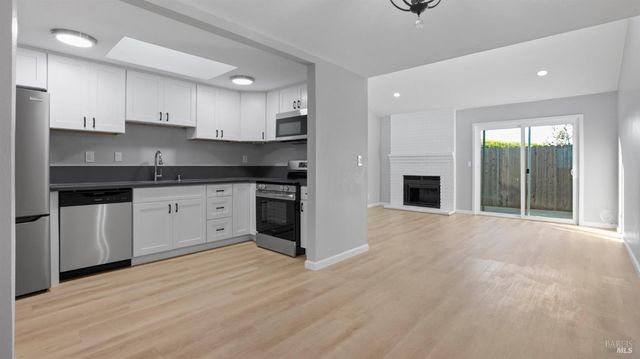 155 White Pine Dr, Vallejo, CA 94591