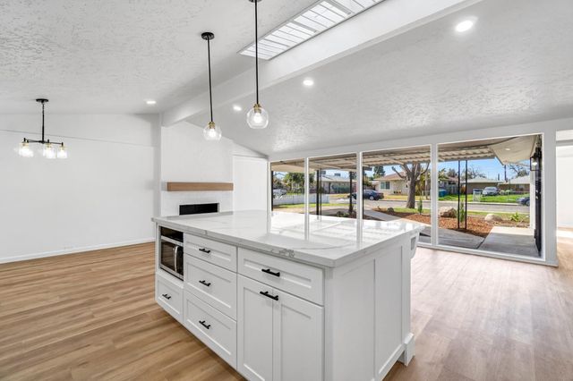 2622 N 2nd Street, Fresno, CA 93703