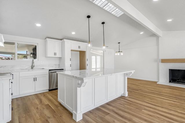 2622 N 2nd Street, Fresno, CA 93703