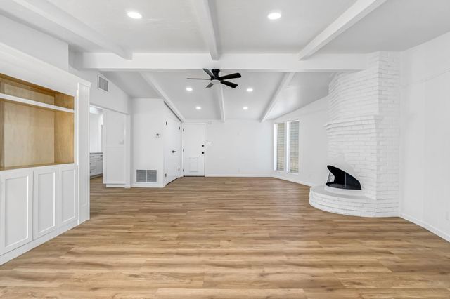 2622 N 2nd Street, Fresno, CA 93703