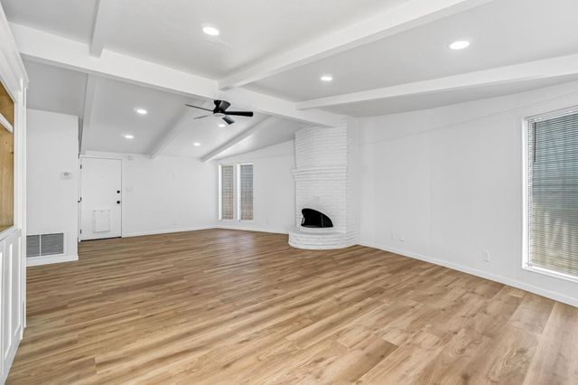 2622 N 2nd Street, Fresno, CA 93703