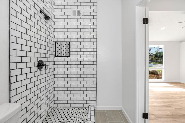 2622 N 2nd Street, Fresno, CA 93703