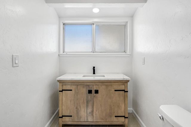 2622 N 2nd Street, Fresno, CA 93703