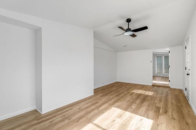 2622 N 2nd Street, Fresno, CA 93703