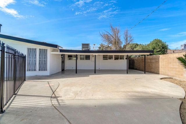 2622 N 2nd Street, Fresno, CA 93703