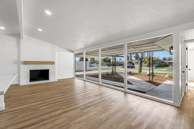 2622 N 2nd Street, Fresno, CA 93703